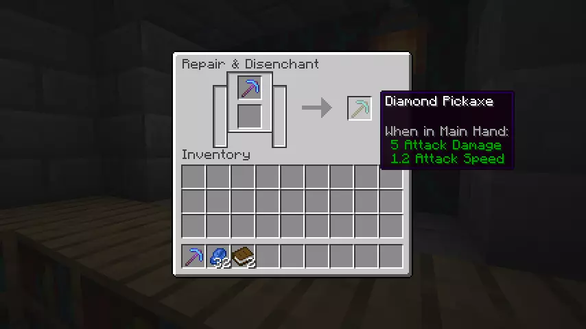 Minecraft Screenshot: Grindstone removing enchantment.
